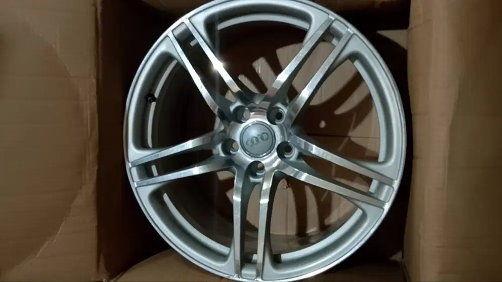 [Part Number] Velg Belang Audi Supercar R8 V10 Tahun 2014 Ring 19