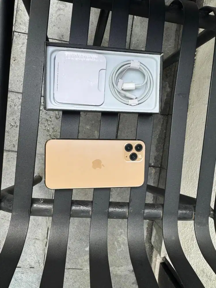 Iphone 11 pro 256gb jaminan pasti suka