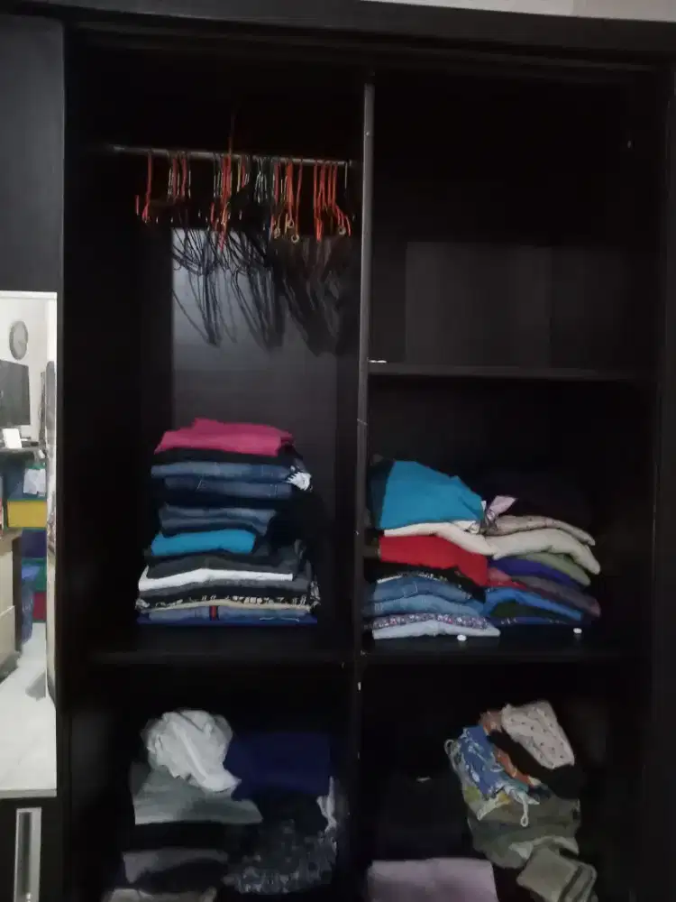 Lemari pakai 2 pintu kuat