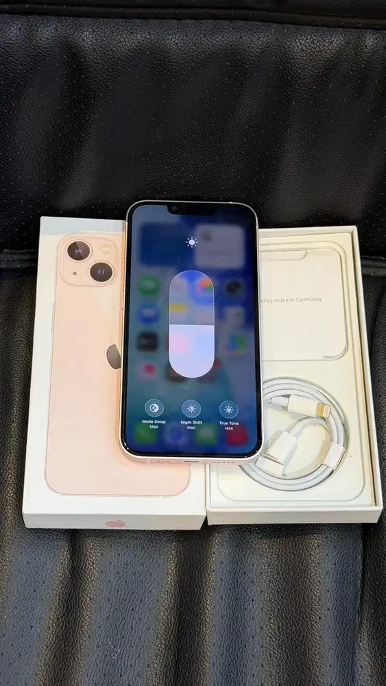 Dijual Iphone 13 Pink 128GB Mulus Lengkap Terdaftar
