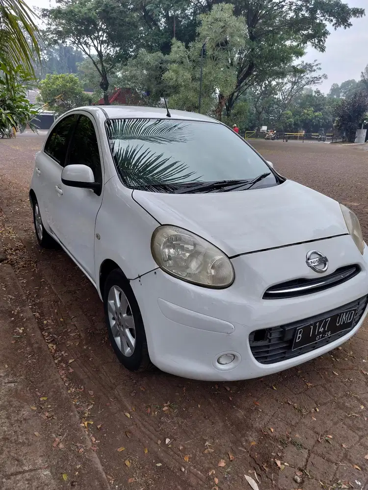 Nissan March 2011 Bensin