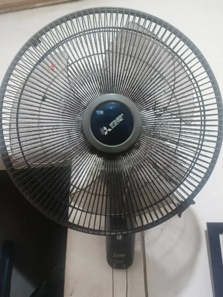 Kipas angin dingding Mitsubishi 16