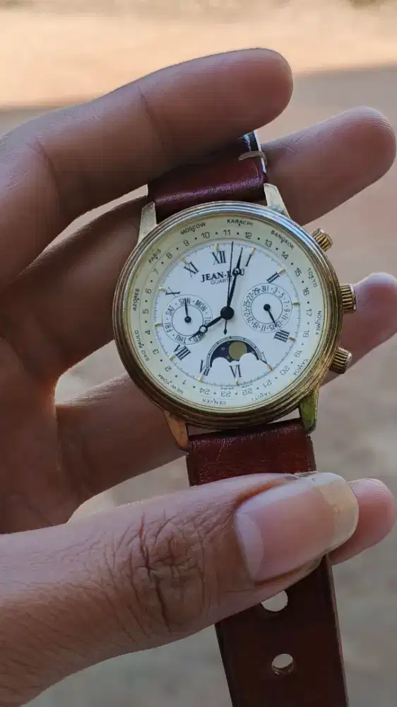 Jam tangan JEAN LOU