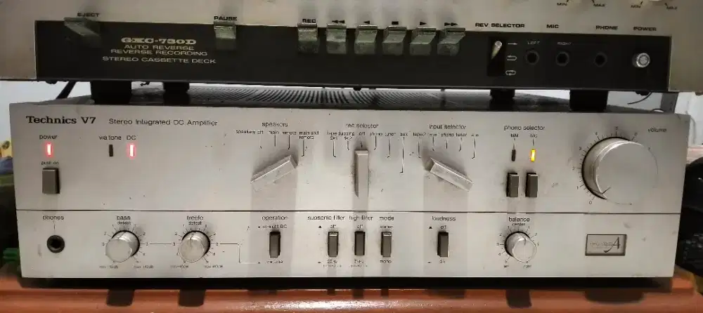 Amplifier Technics V7
