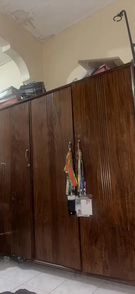 Lemari Kayu Jati