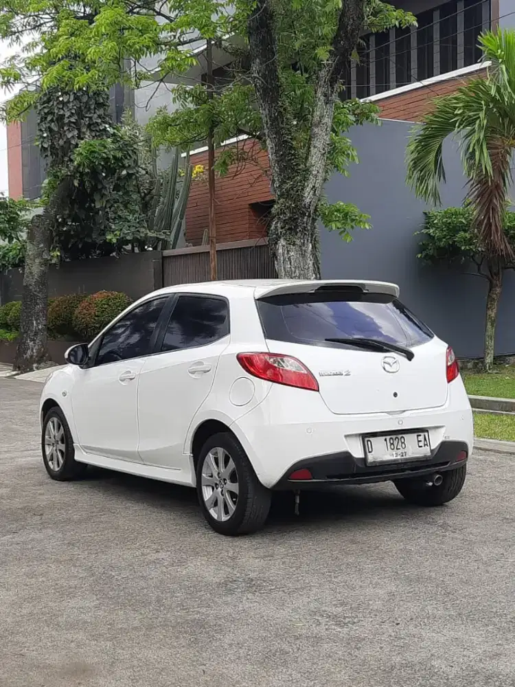 Mazda 2 v automatic 2012
