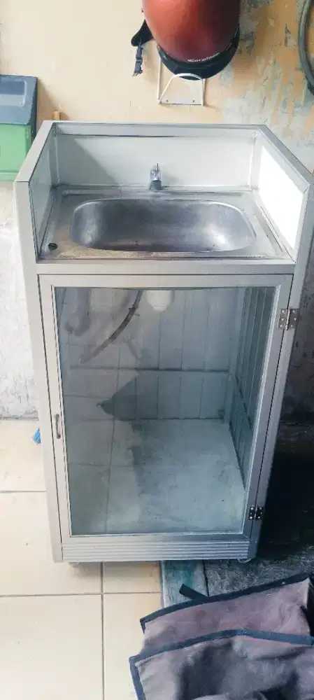Wastafel plus lemari almunium