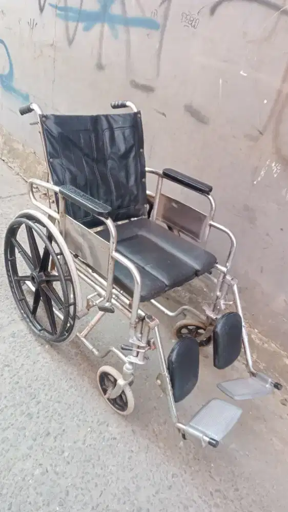Kursi roda ARNES