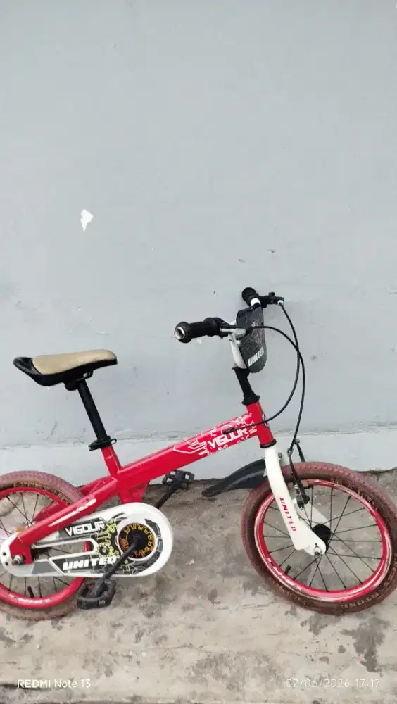 Sepeda anak united original warnaerah ferarri uk 16
