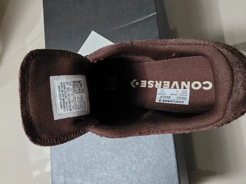 Dijual sepatu Converse ( Run star trainer OX)