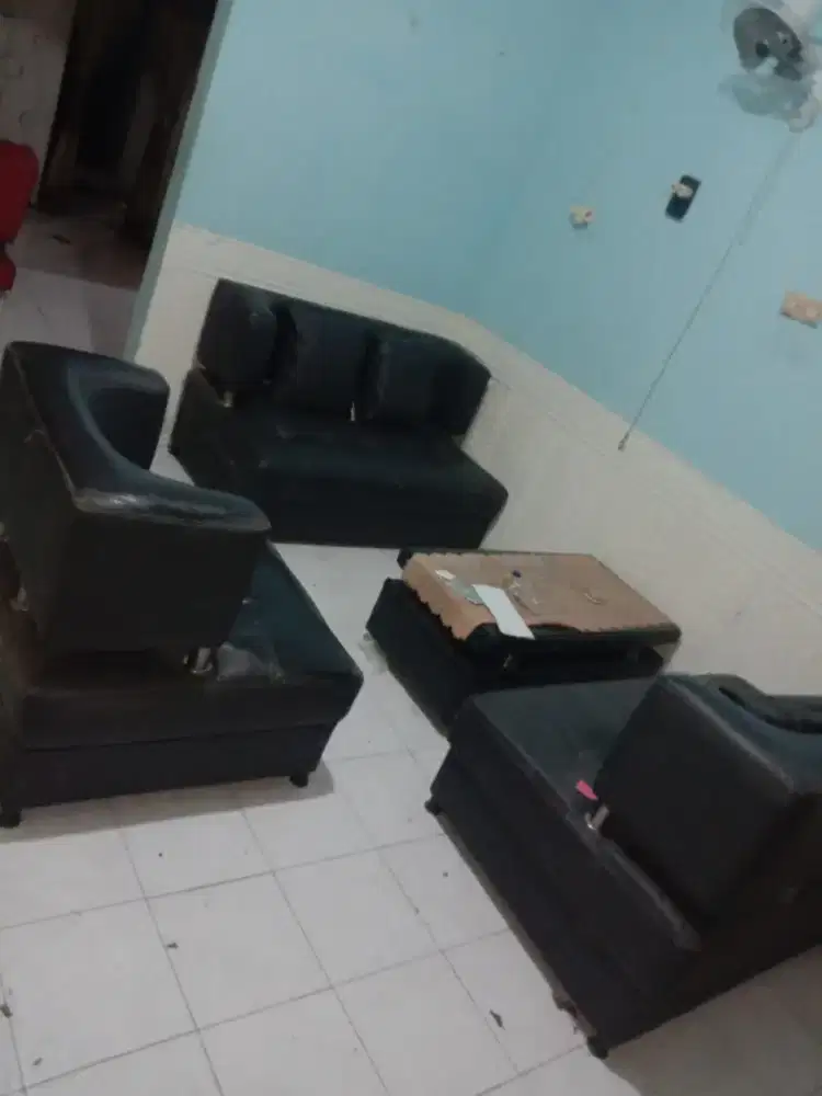 Sofa set murah ( Dijual isi rumah dan perabotan )