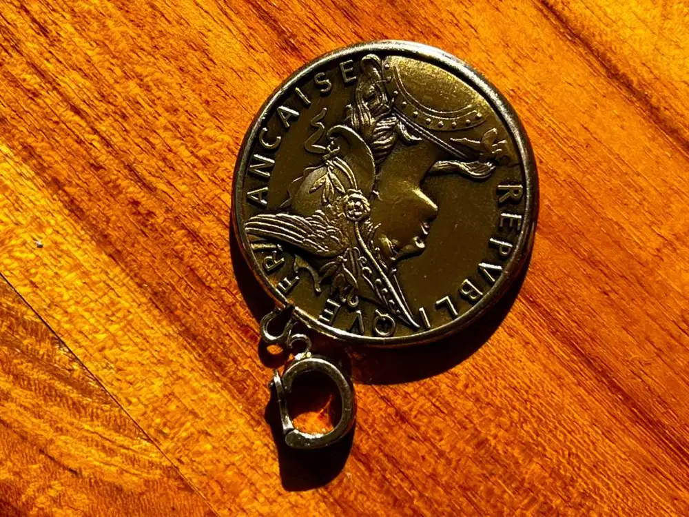 Liontin Fashion Style Italia – Diameter 3 cm