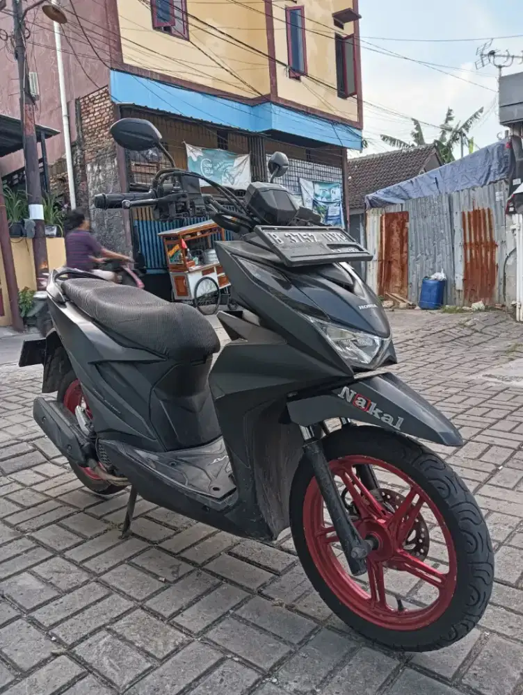 BEAT STREET HITAM 2021