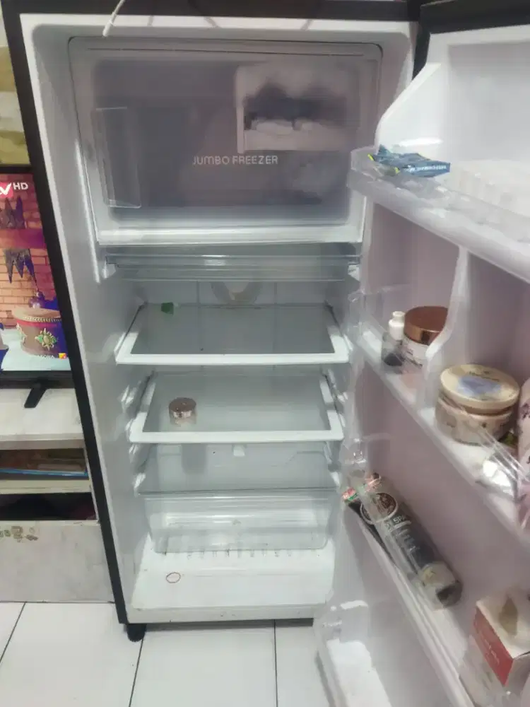 Kulkas 1 pintu Polytron bisa nego