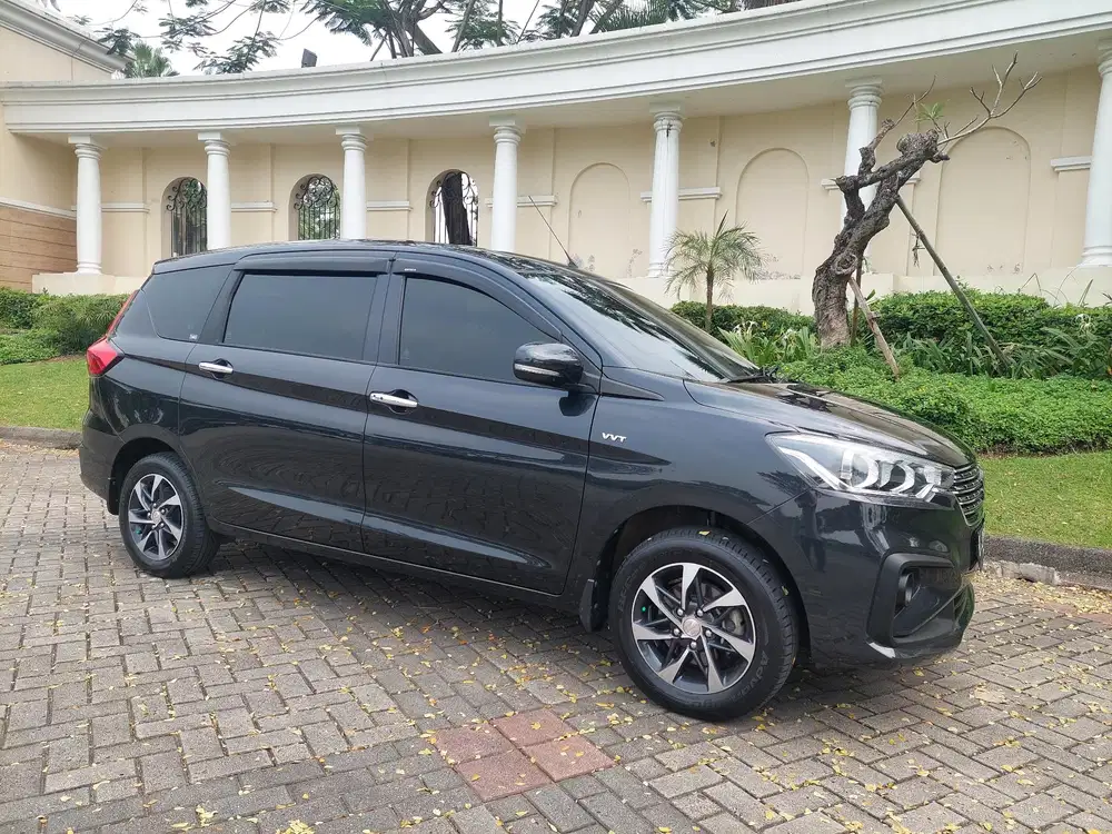 Ertiga GX 2021 HITAM
