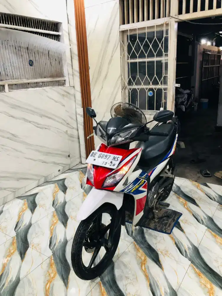 HONDA BLADE TERBAIK 2014 Pajak Hidup