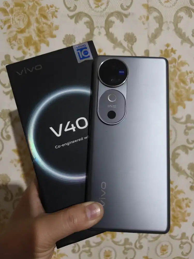 vivo v40 5G zeiss 12/256gb fullset