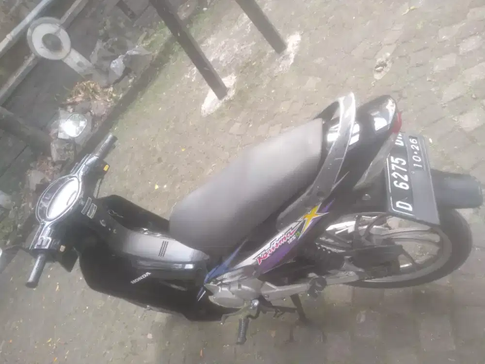 Honda kharisma mesin mulus body lummayan