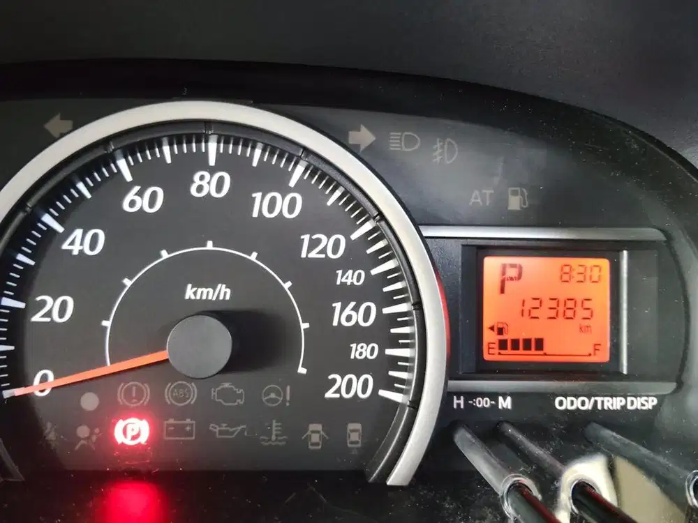 Sigra KM 12000 super istimewa