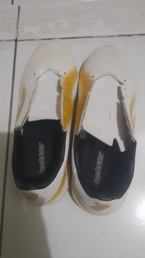 Jual sepatu anak futsal sjze 35 masih ada box mererk spces