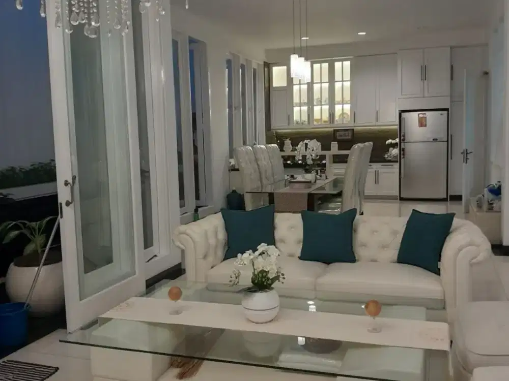 DIJUAL Rumah Mewah 2,5 Lantai Di Bintaro sector 9 - Full Furnished & Siap Huni