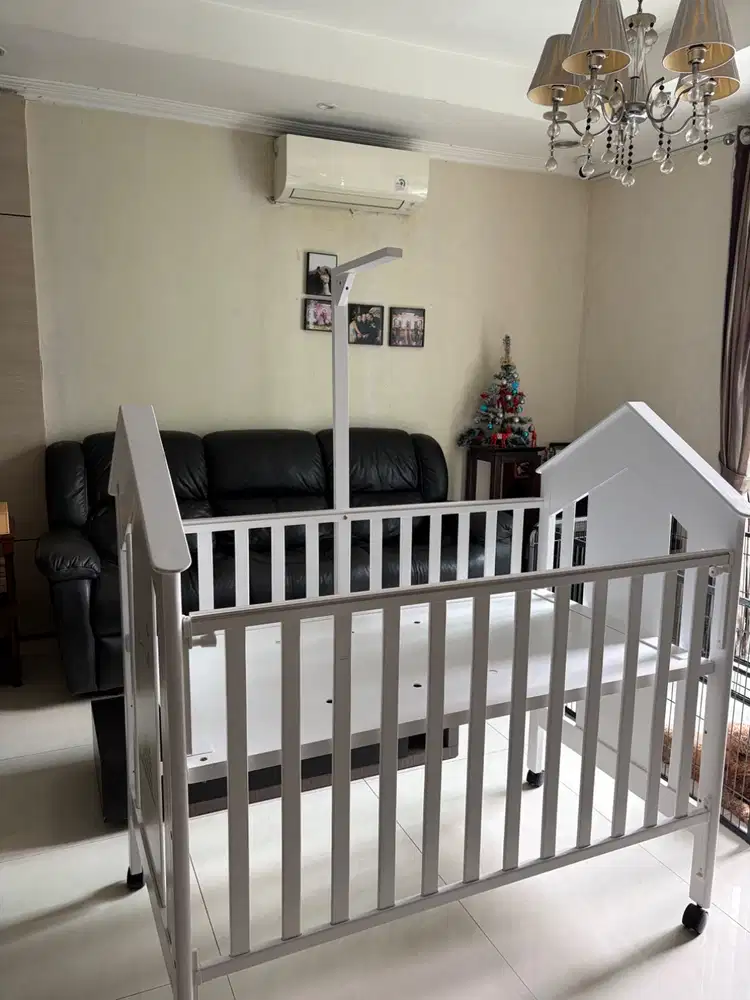 Little Equi Baby Crib - Excellent Condition
