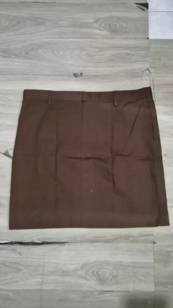 PL rok pendek warna coklat