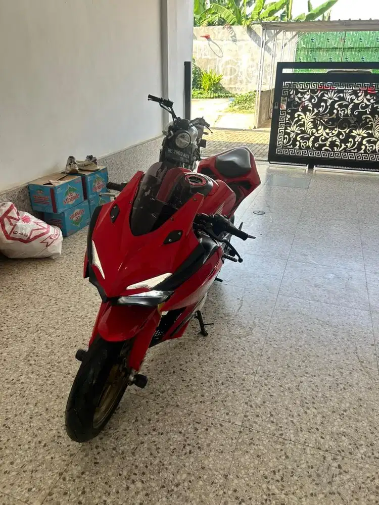 cbr 250, 2018 warna merah