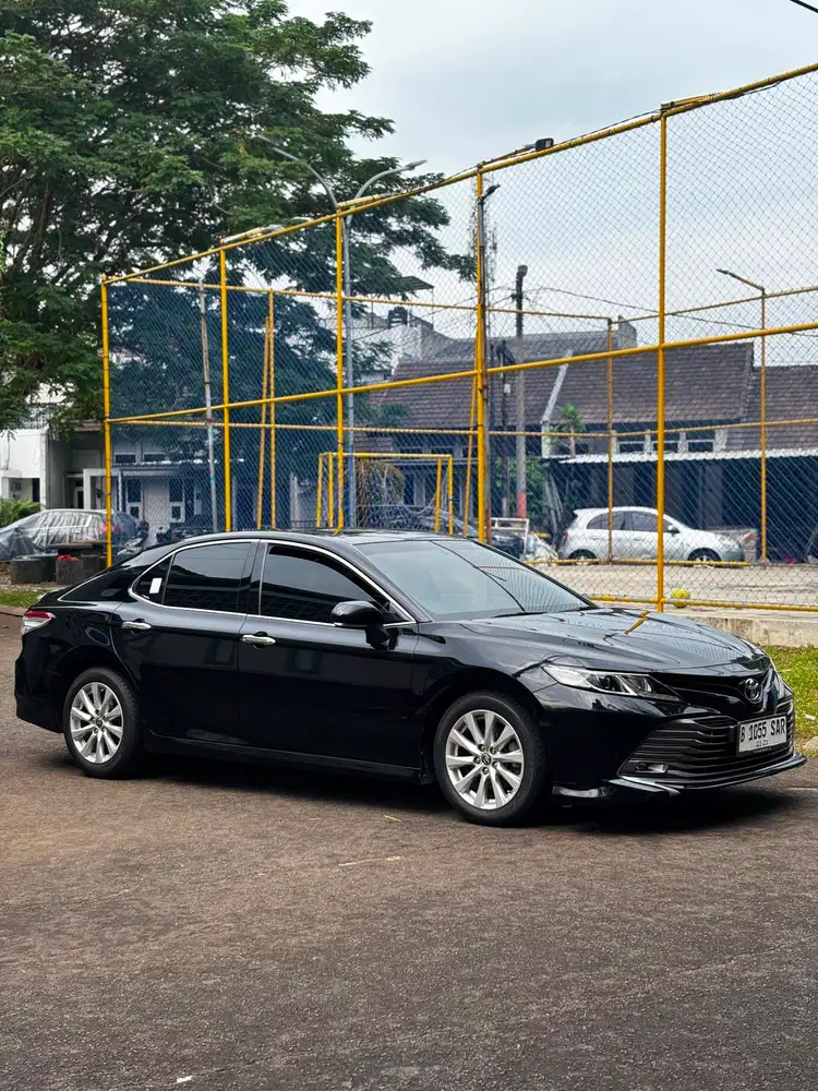 Toyota Camry V AT  2021 Bensin