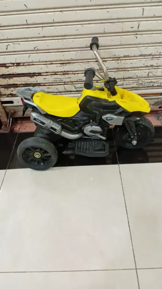 Motor aki mainan anak