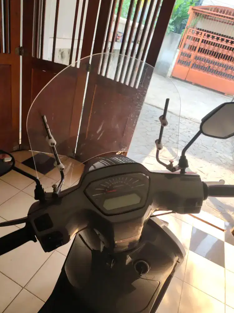 Wmoto Greta 150 Abu abu plat kota bekasi