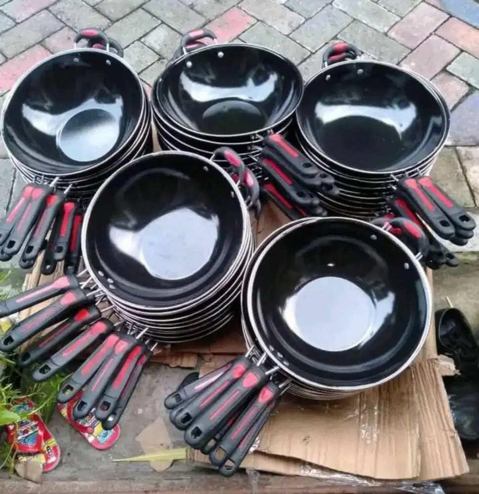 Wajan Enamel Gagang 32CM
