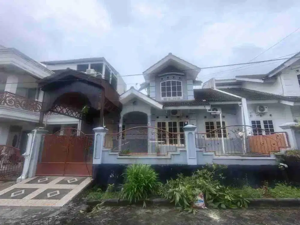DIJUAL RUMAH SIAP HUNI SEMIFURNISH LOKASI TENGAH KOTA DALAM PERUMAHAN BALIKPALAN BARU AMAN NYAMAN HARGA NEGO