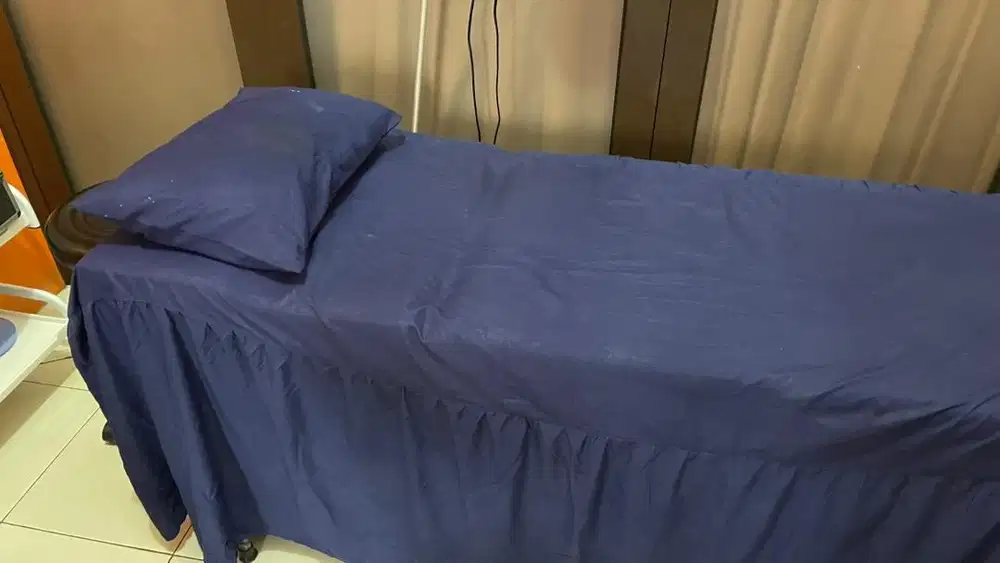 Kasur tempat tidur facial