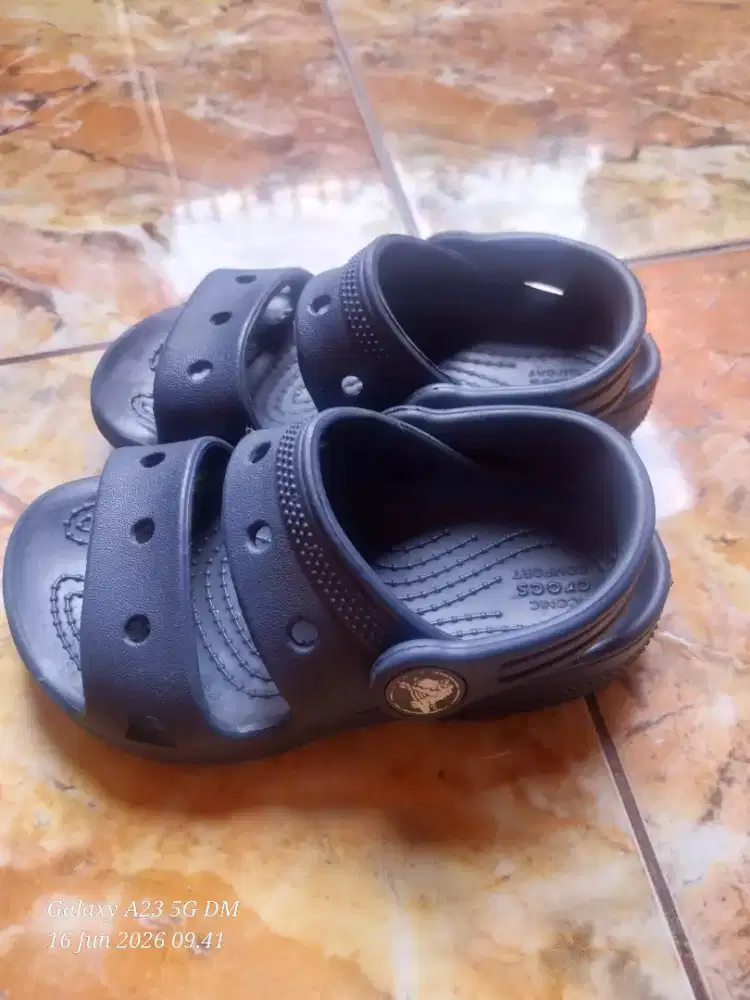 Sendal orian crocs anak