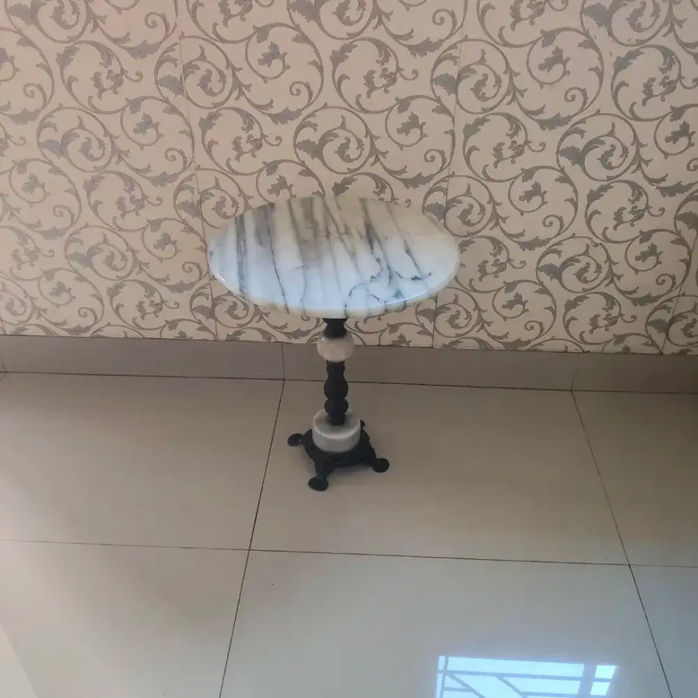 Meja marmer mini
