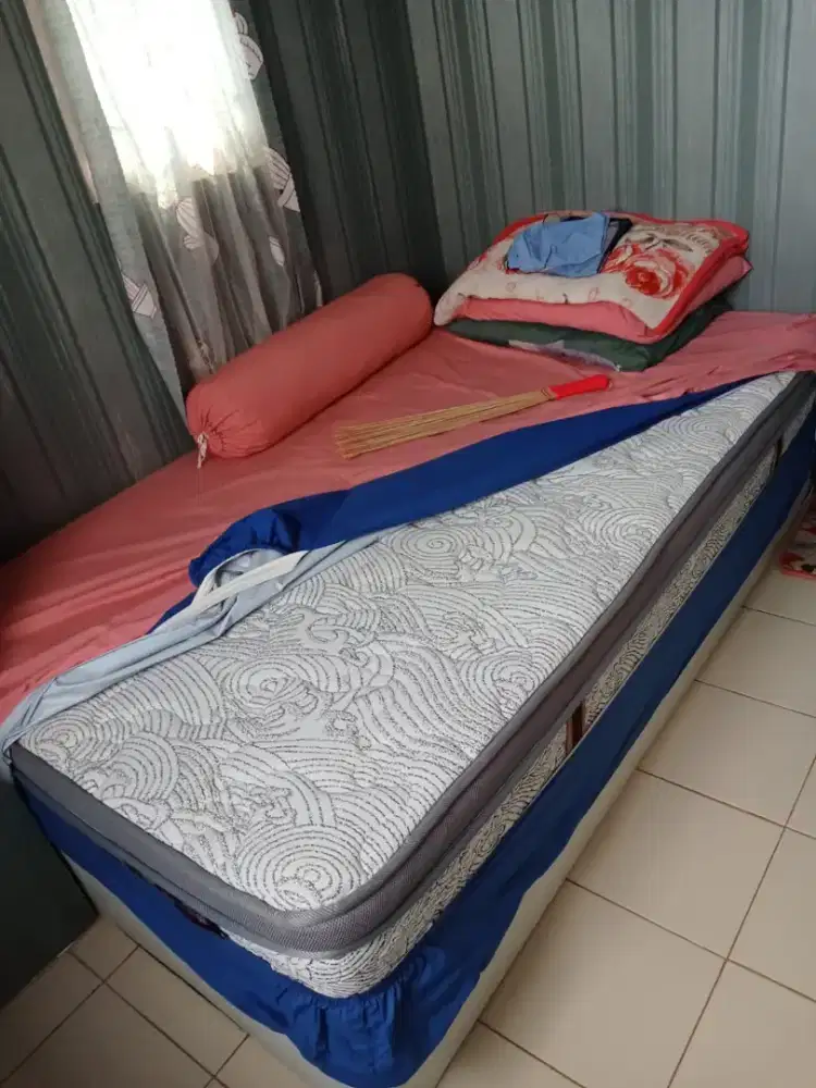 Tempat tidur ukuran 120