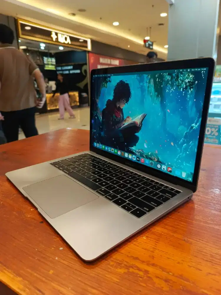 Macbook Air Retina 13 inch 2018 , grey