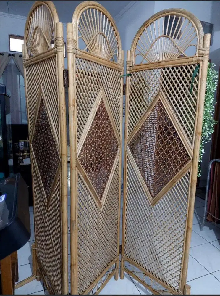 Partisi Rotan 3 Pintu