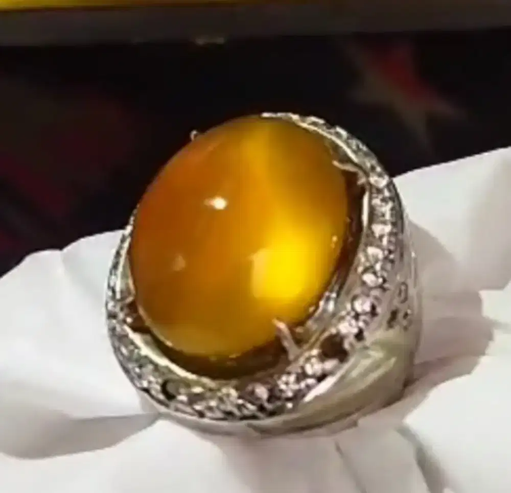 Natural yellow chalcedony/ garut kuning.