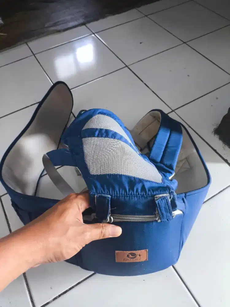 Gendongan bayi hipseat & cuddle me