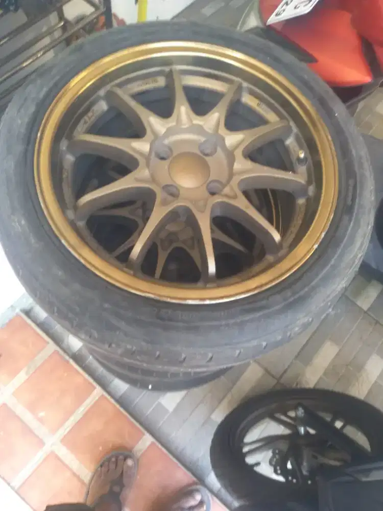 Jual Velg Ring 15 Baut 4 CE28 R15X7 H8X100-114,3 ET38 BAN 185 60 R15