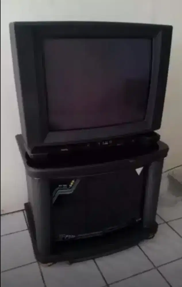 Dijual Tv & Bufet