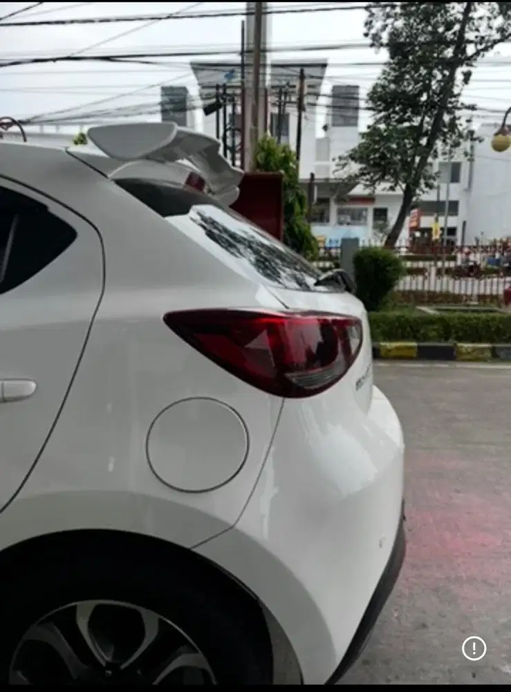 Spoiler mazda 2,jazz,brio