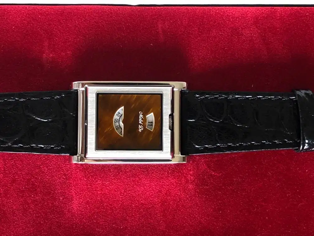 Motel de watch eclipse tiger eye