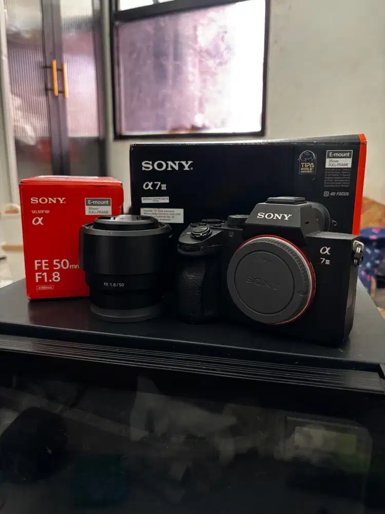 Sony A7III + Lensa 50mm 1.8