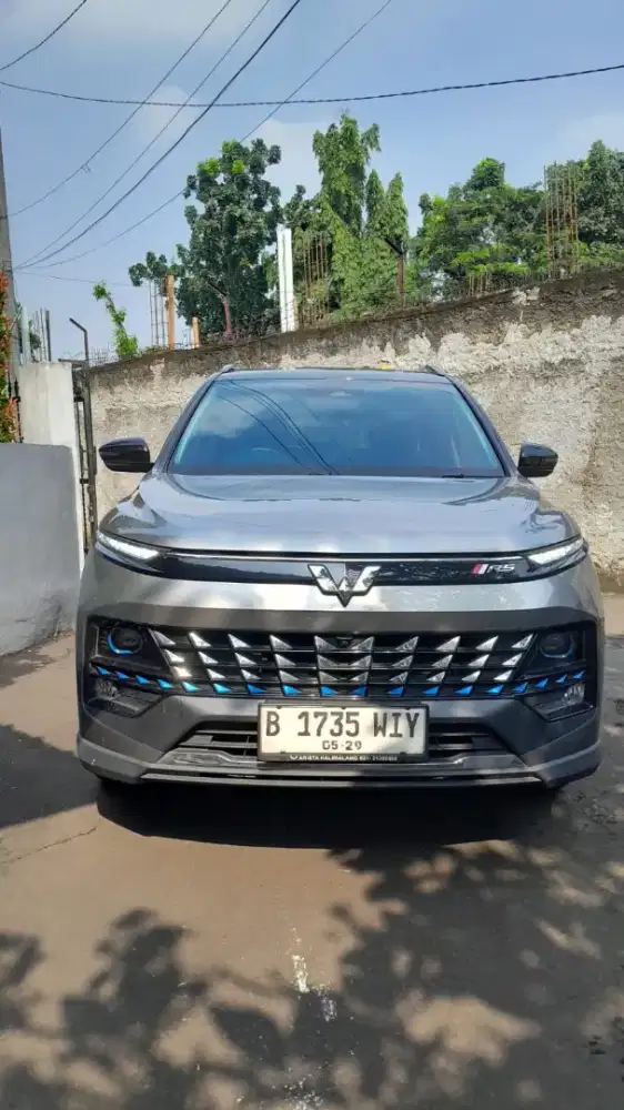 Dijual mobil merk Wuling type Almaz RS 2.0 warna abu abu kondisi bagus