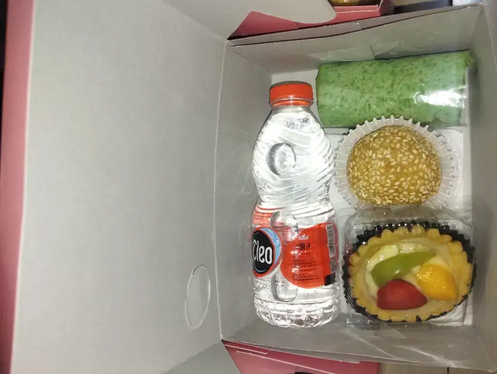 Snack Box Cempaka putih