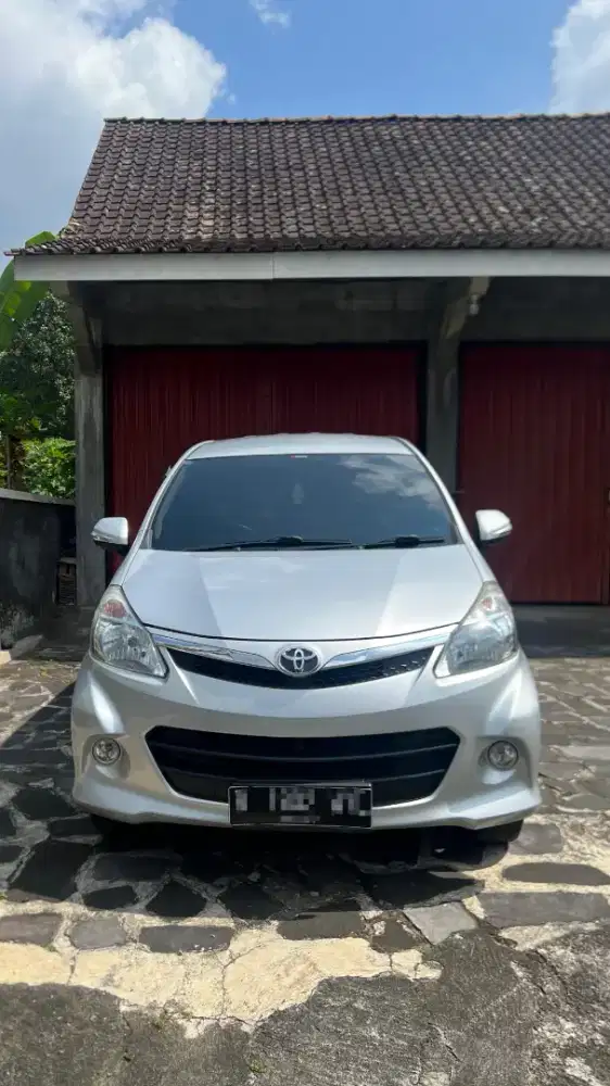 Dijual Cepat: Toyota Avanza Veloz 1.5 A/T Tahun 2013 (Double Airbag)