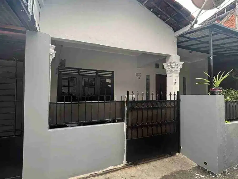 Dijual Rumah Luas dan Strategis Bebas Banjir di Srengseng, Jakarta Barat
